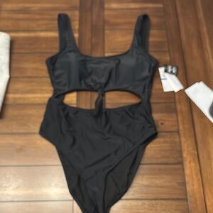 NWT SALT + COVE women’s one piece bathing suit
